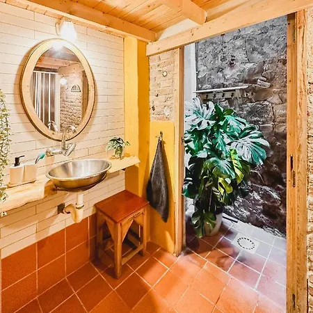 Privada, Casa Compartida Con Pareja Private Room, Shared House With A Couple Barcelona