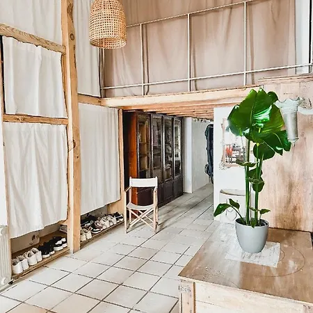 Privada, Casa Compartida Con Pareja Private Room, Shared House With A Couple * Barcelona