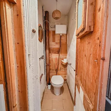 Privada, Casa Compartida Con Pareja Private Room, Shared House With A Couple Barcelona